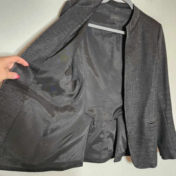 Theory wool-blend grey blazer Jacket. Size 4. Pockets. Open front - Picture 7 of 16